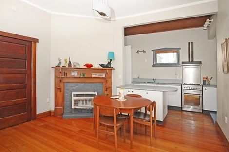 Photo of property in 124 Russell Terrace, Berhampore, Wellington, 6023
