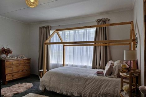 Photo of property in 14 Trafalgar Street, Westown, New Plymouth, 4310