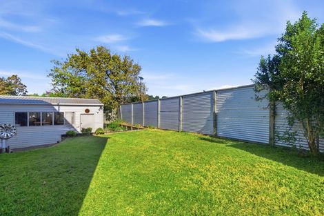 Photo of property in 125 Awaroa Road, Helensville, 0800