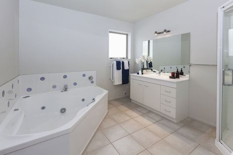 Photo of property in 152 Ilam Road, Ilam, Christchurch, 8041