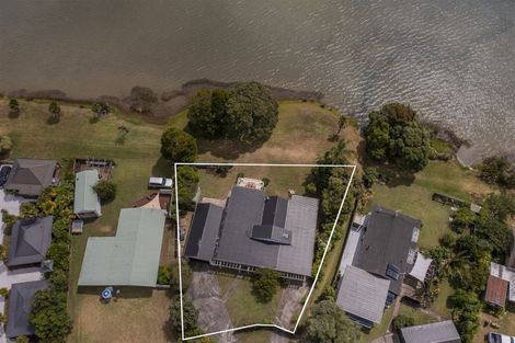 Photo of property in 10 Marquet Place, Tairua, 3508