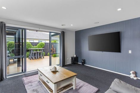 Photo of property in 47 San Priamo Place, Paraparaumu Beach, Paraparaumu, 5032
