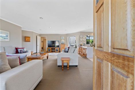 Photo of property in 43 Kinder Street, Acacia Bay, Taupo, 3330
