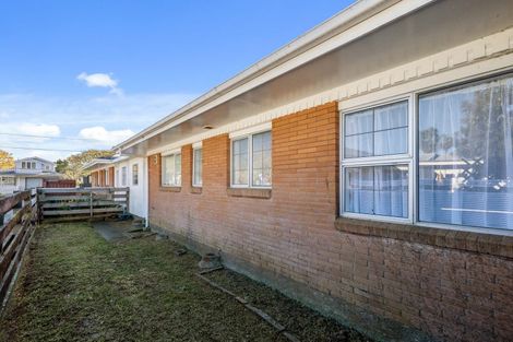 Photo of property in 2/14 Fuller Grove, Woburn, Lower Hutt, 5010
