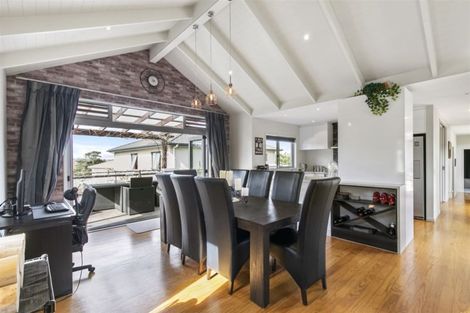 Photo of property in 45 San Valentino Drive, Henderson, Auckland, 0612