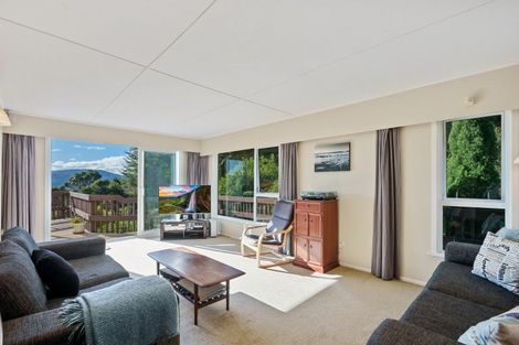 Photo of property in 10 Haven Grove, Naenae, Lower Hutt, 5011