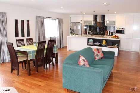 Photo of property in 30a Schnapper Rock Road, Schnapper Rock, Auckland, 0632