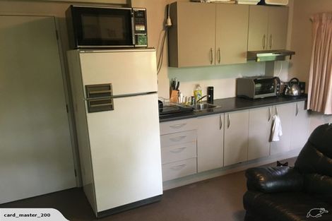 Photo of property in 16a Vonnell Place, Birkdale, Auckland, 0626