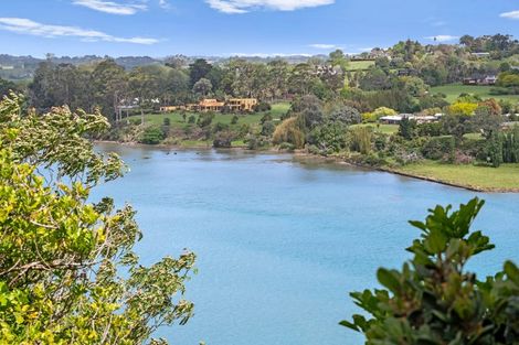 Photo of property in 59 Pohutukawa Avenue, Shelly Park, Auckland, 2014