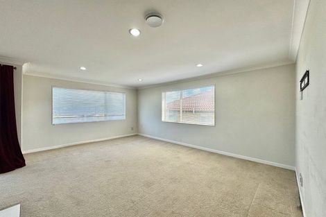 Photo of property in 10 Palazzo Close, Flat Bush, Auckland, 2019