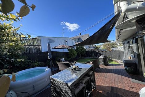 Photo of property in 2/287 Vipond Road, Stanmore Bay, Whangaparaoa, 0932