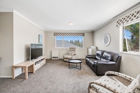 Photo of property in 7 Kingtide Place, Red Beach, 0932