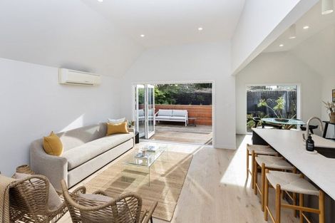 Photo of property in 16b Makora Street, Fendalton, Christchurch, 8041