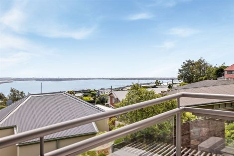 Photo of property in 1/5a Madeley Road, Mount Pleasant, Christchurch, 8081