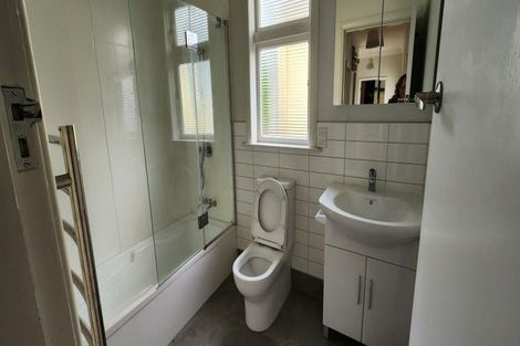 Photo of property in 33 Tawa Terrace, Tawa, Wellington, 5028