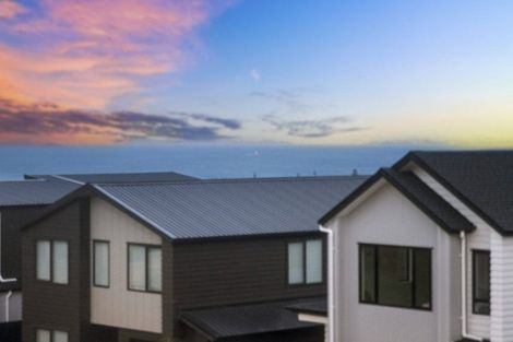 Photo of property in 12 Makumaku Place, Long Bay, Auckland, 0630