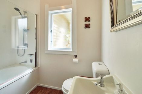 Photo of property in 24 Clausen Street, Takaro, Palmerston North, 4412