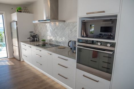 Photo of property in 7 Dudley Crescent, Cable Bay, 0420