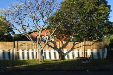 Photo of property in 13 Redlands Grove, Swanson, Auckland, 0612