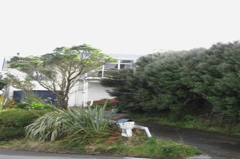 Photo of property in 69 Chesterton Street, Newlands, Wellington, 6037