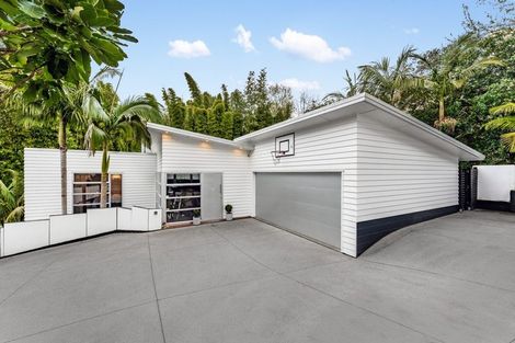 Photo of property in 16c Charmaine Road, Torbay, Auckland, 0630