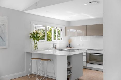 Photo of property in 32 Garnet Road, Westmere, Auckland, 1022