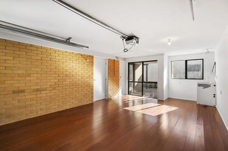 Photo of property in 1/78 Browns Bay Road, Rothesay Bay, Auckland, 0630