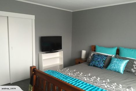 Photo of property in 14 Omega Street, Newlands, Wellington, 6037