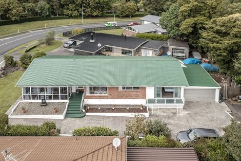 Photo of property in 14 Dennis Avenue, Hillpark, Auckland, 2102