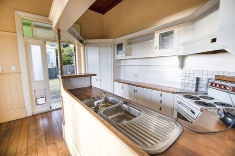 Photo of property in 5 Denholm Road, Hospital Hill, Napier, 4110