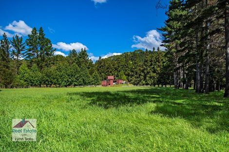 Photo of property in 1042 Ngunguru Road, Kiripaka, Whangarei, 0173