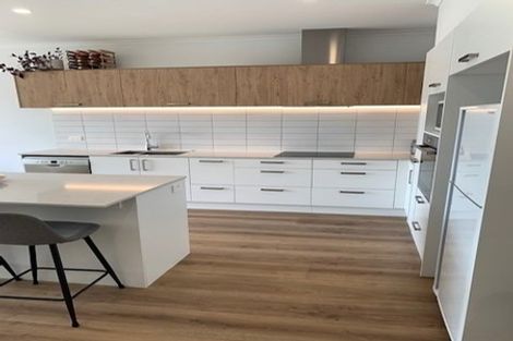 Photo of property in 7 Hudson Bay Road, Hobsonville, Auckland, 0616