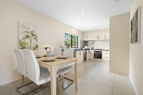 Photo of property in 29b Edgewater Drive, Pakuranga, Auckland, 2010