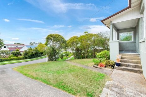 Photo of property in 19 Craigbank Avenue, New Lynn, Auckland, 0600