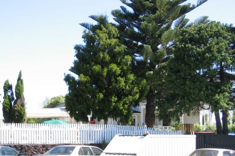 Photo of property in 45 Mayall Avenue, Beach Haven, Auckland, 0626