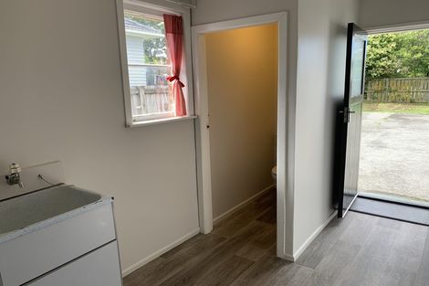 Photo of property in 9 Valdale Road, Henderson, Auckland, 0610