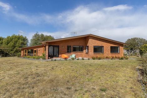 Photo of property in 630 Muhunoa Road West, Ohau, Levin, 5570