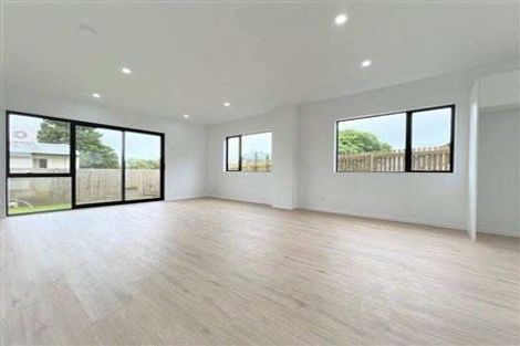 Photo of property in 35 Eileen Newey Place, Henderson, Auckland, 0612