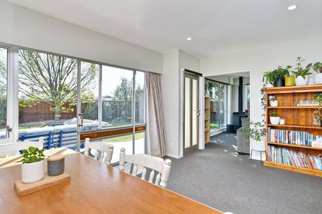 Photo of property in 9 Coates Place, Rangiora, 7400