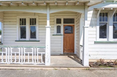 Photo of property in 10 Tennyson Street, Dannevirke, 4930