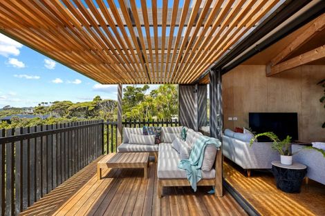 Photo of property in 23 Log Race Road, Piha, New Lynn, 0772