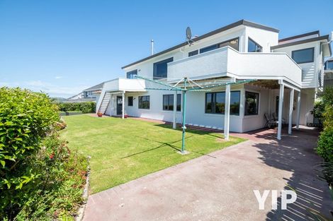 Photo of property in 8 Ramphal Terrace, Khandallah, Wellington, 6035