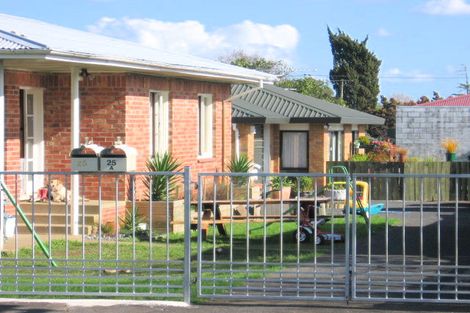 Photo of property in 25 Churchill Avenue, Manurewa, Auckland, 2102
