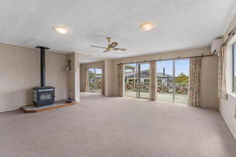 Photo of property in 19 Shera Street, Acacia Bay, Taupo, 3330