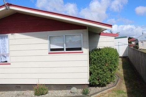Photo of property in 8 Mccallum Street, Dannevirke, 4930