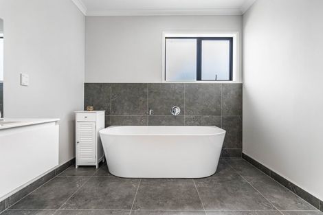 Photo of property in 51a Cosgrave Road, Papakura, 2110