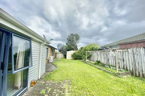 Photo of property in 16 Glenveagh Park Drive, Weymouth, Auckland, 2103