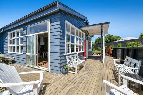 Photo of property in 4 Forlong Rise, Helensville, 0800