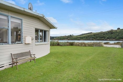 Photo of property in 5 Lakeside Road, Hinahina, Owaka, 9586