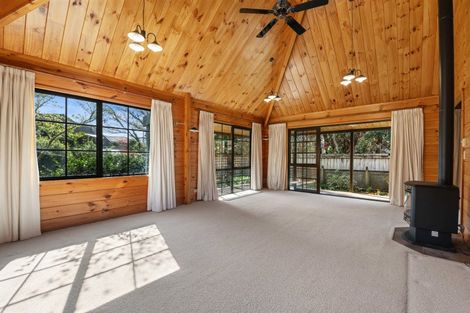 Photo of property in 38 Gemini Place, Kawaha Point, Rotorua, 3010